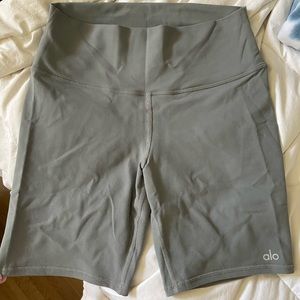 Alo yoga bike shorts